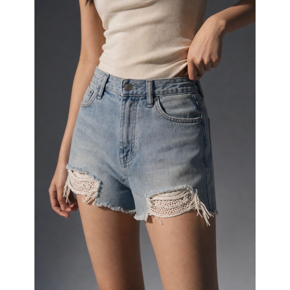 American Eagle Outfitters Light Wash Crochet-Trim Denim Shorts size 10 NWT